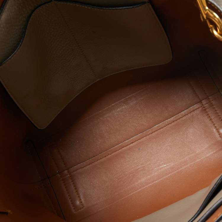 Pre Owned Burberry Grey/White Grained Leather Medium Belt Tote