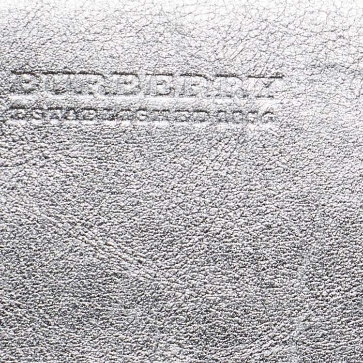 Pre Owned Burberry Silver Patent And Leather Long Bifold  Wallet
