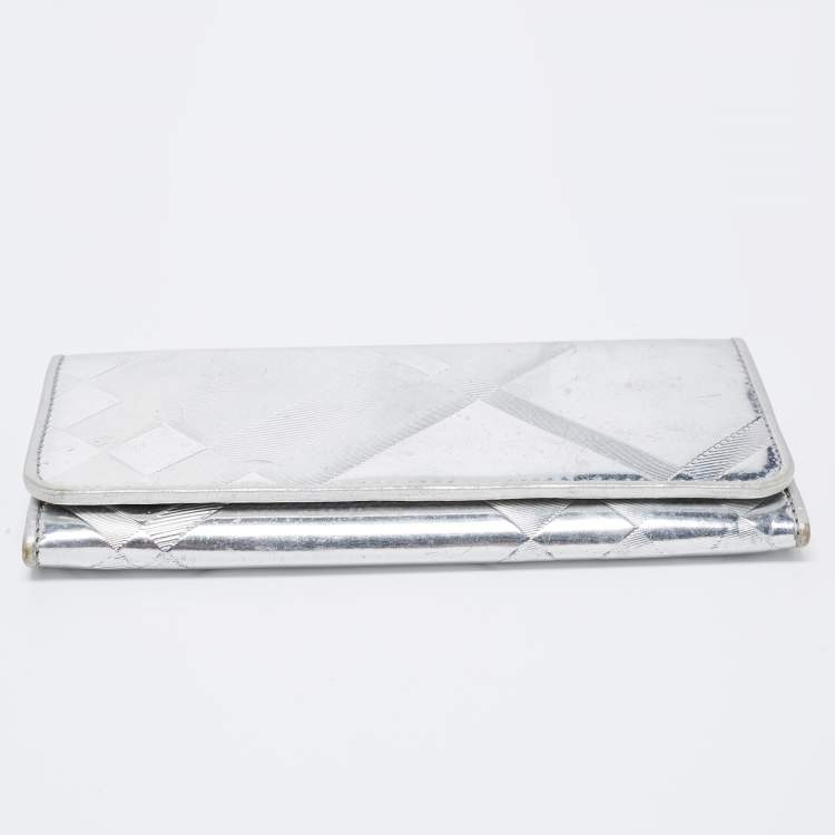 Pre Owned Burberry Silver Patent And Leather Long Bifold  Wallet