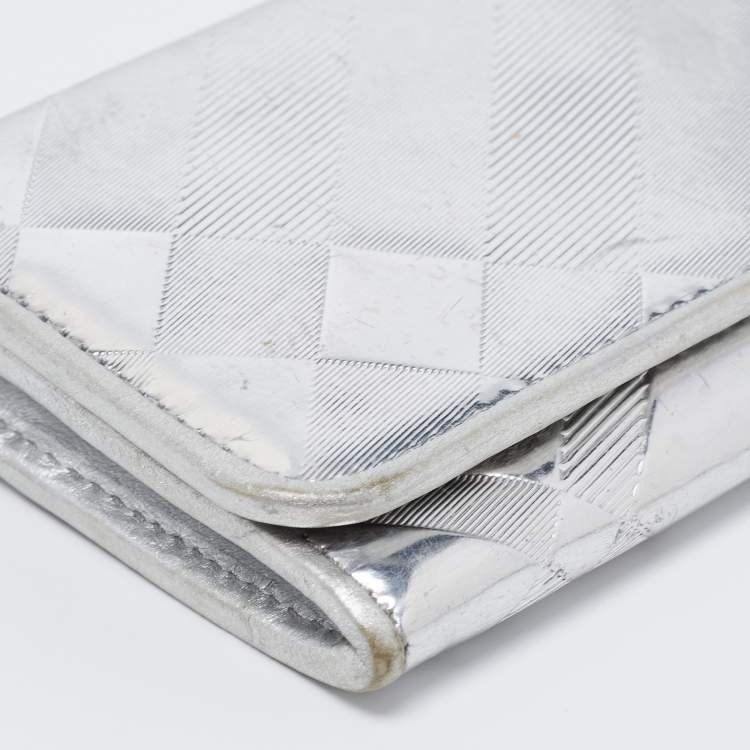 Pre Owned Burberry Silver Patent And Leather Long Bifold  Wallet