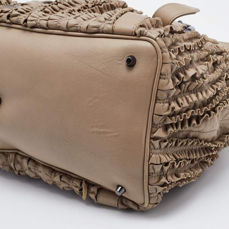 Pre Owned Burberry Beige Ruffled Leather Lowry Tote