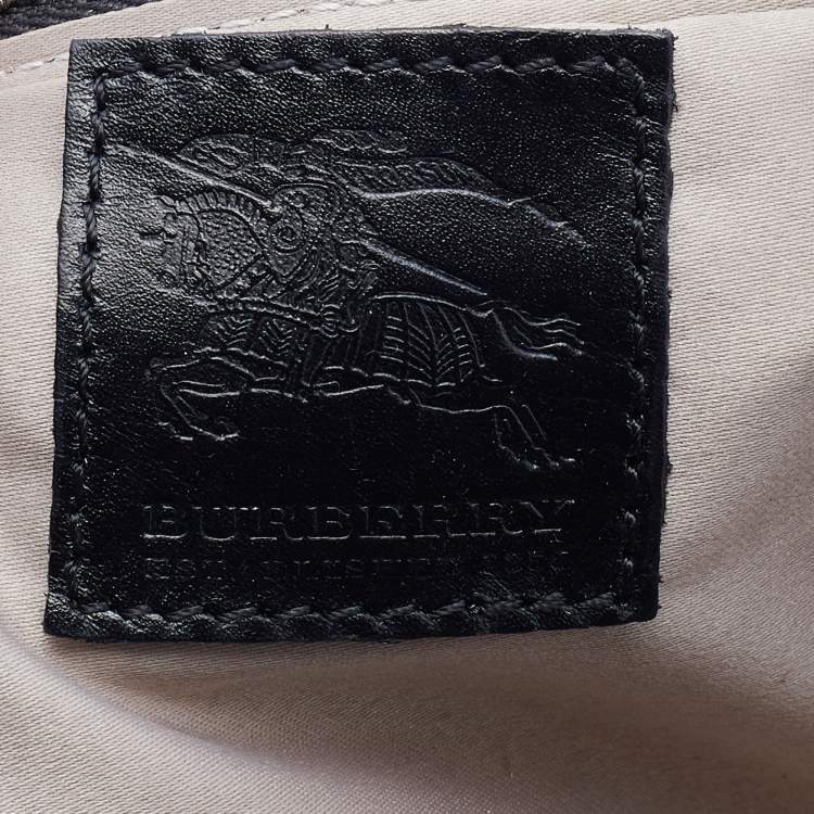Pre Owned Burberry White/Black Fabric and Croc Embossed Patent Leather Embellished Wristlet Clutch