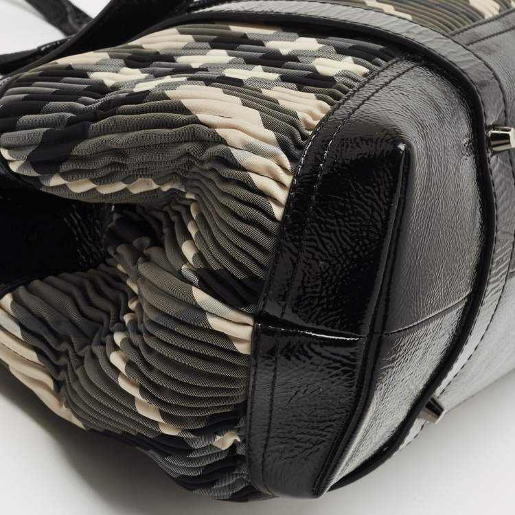 Pre Owned Burberry Black Beat Check Nylon and Patent Leather East/West Tote