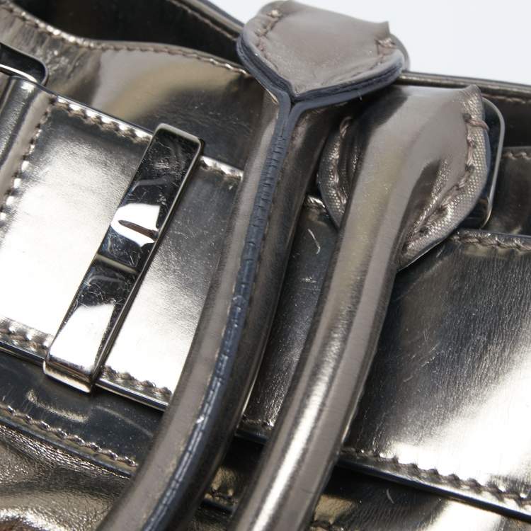 Pre Owned Burberry Metallic Pleated Leather Buckle Tote