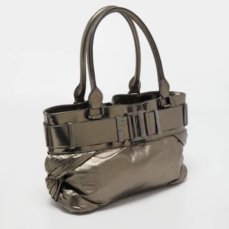 Pre Owned Burberry Metallic Pleated Leather Buckle Tote