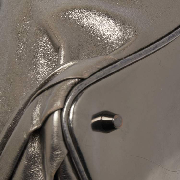 Pre Owned Burberry Metallic Pleated Leather Buckle Tote