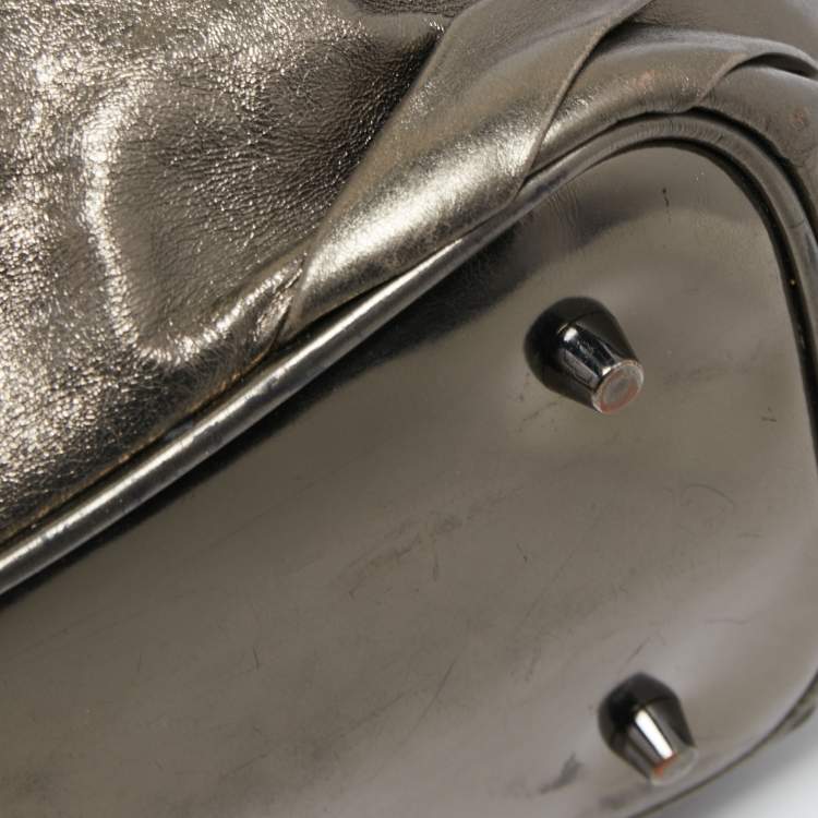 Pre Owned Burberry Metallic Pleated Leather Buckle Tote