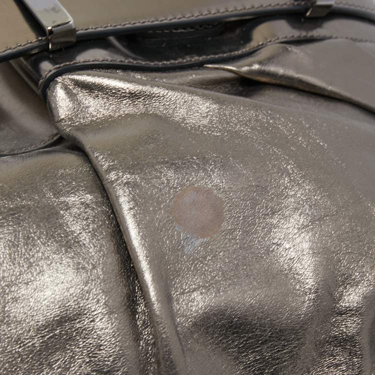 Pre Owned Burberry Metallic Pleated Leather Buckle Tote