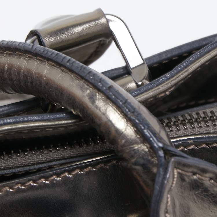 Pre Owned Burberry Metallic Pleated Leather Buckle Tote