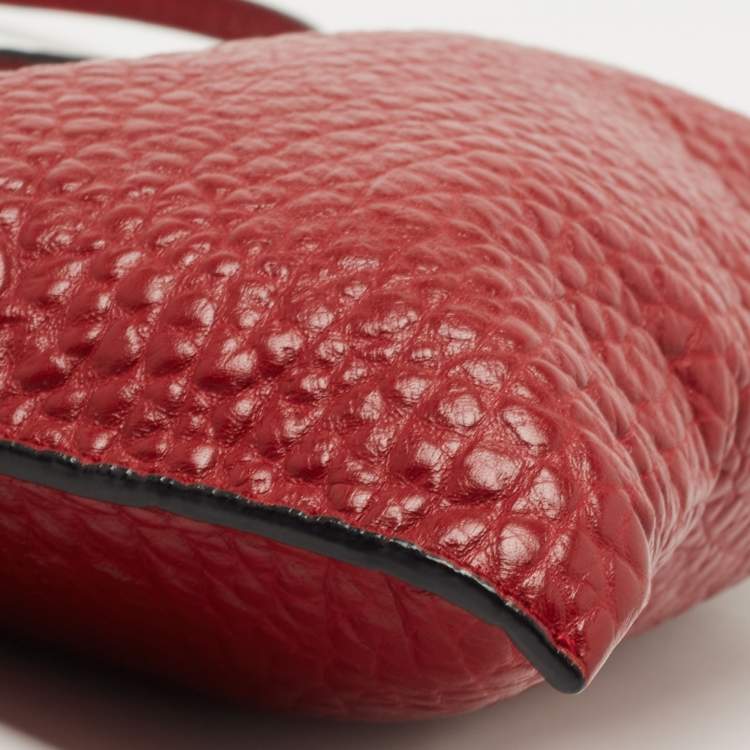 Pre Owned Burberry Red Grained Leather Chichester Crossbody Bag