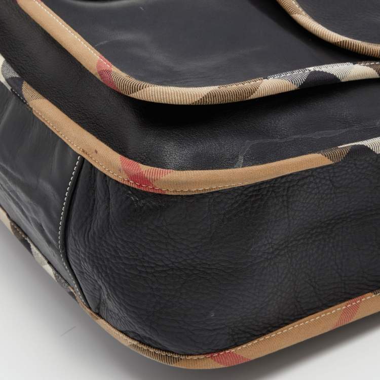 Pre Owned Burberry Black Leather and Canvas Vintage Shoulder Bag