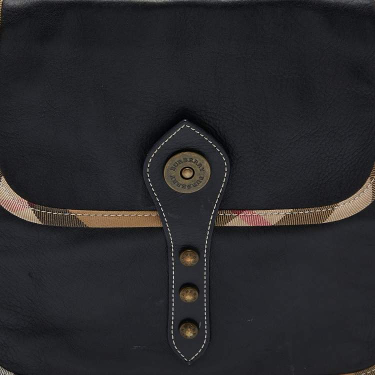Pre Owned Burberry Black Leather and Canvas Vintage Shoulder Bag