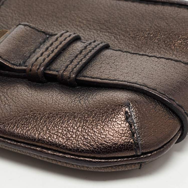Pre Owned Burberry Metallic Brown Leather Buckle Baguette Bag