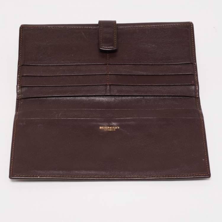 Pre Owned Burberry Brown/Beige Haymarket PVC and Leather Buckle Flap Continental Wallet