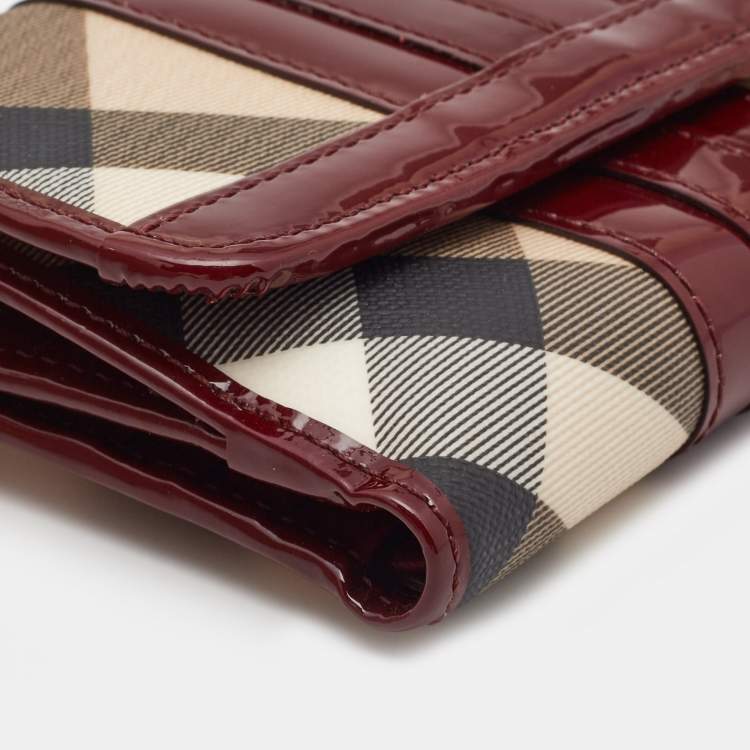 Pre Owned Burberry Novacheck PVC and Patent Leather Flap French Wallet