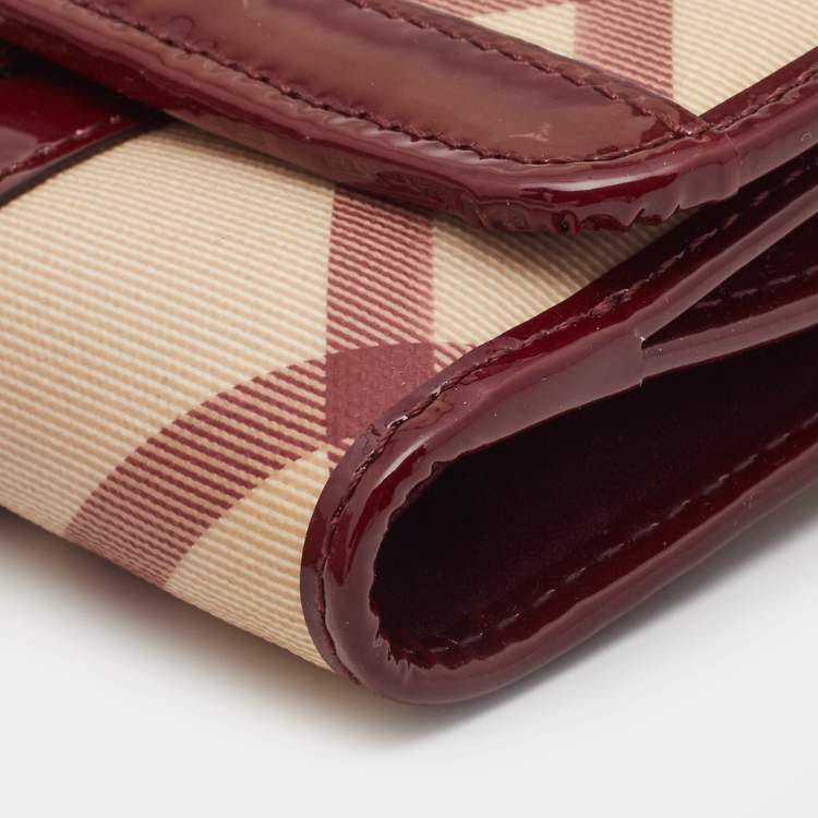 Pre Owned Burberry Novacheck PVC and Patent Leather Flap French Wallet