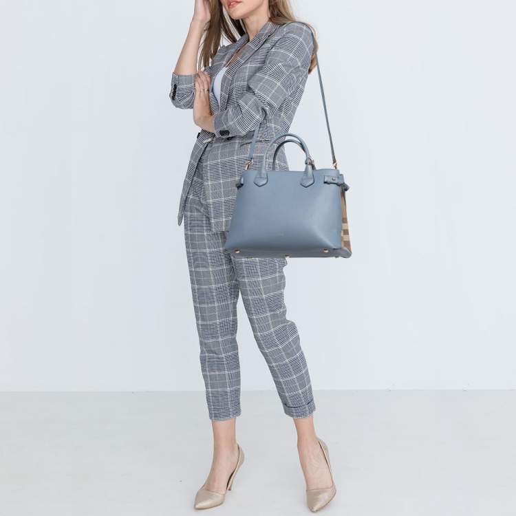 Pre Owned Burberry Blue Leather and House Check Canvas Medium Banner Tote