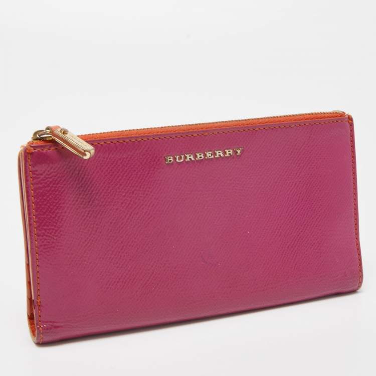 Pre Owned Burberry Magenta Patent Leather Constantine Continental Wallet