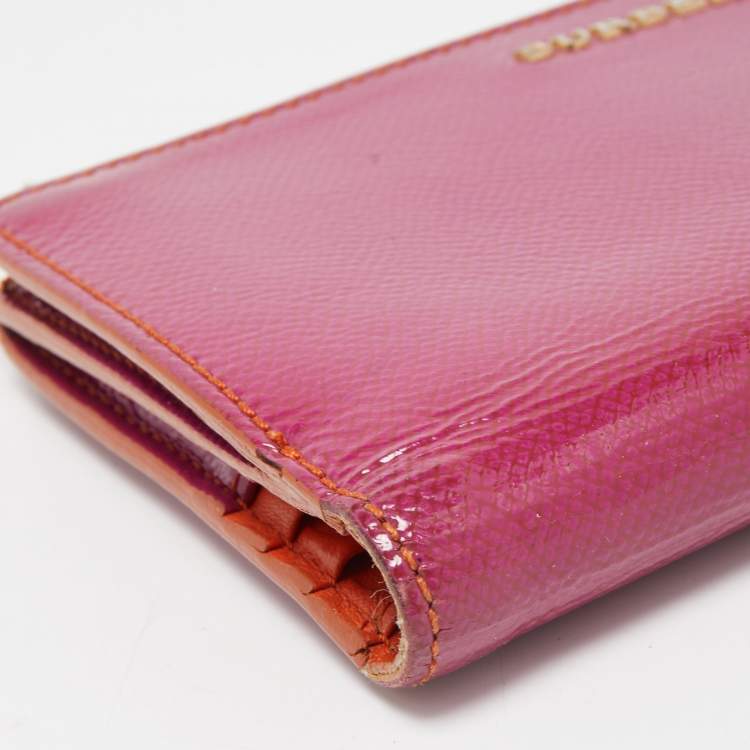 Pre Owned Burberry Magenta Patent Leather Constantine Continental Wallet
