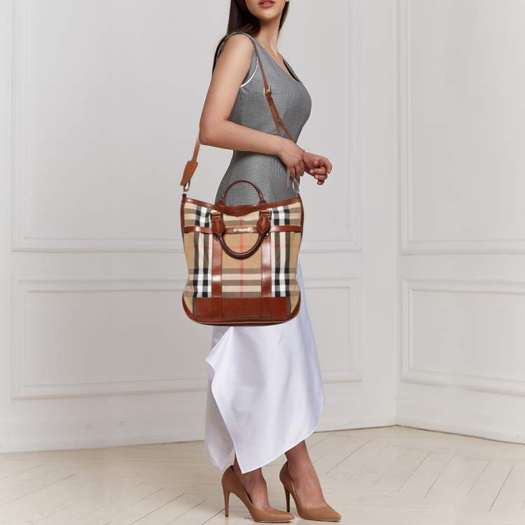 Pre Owned Burberry Beige/Tan House Check Canvas and Leather Hobo