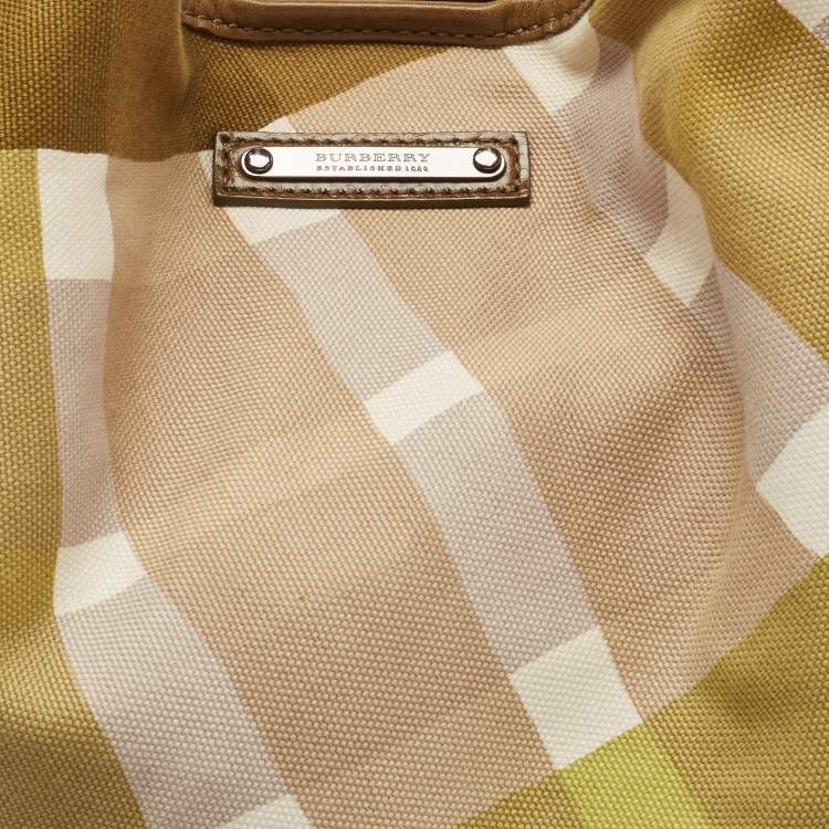 Pre Owned Burberry Green/White Check Canvas And Leather Tote