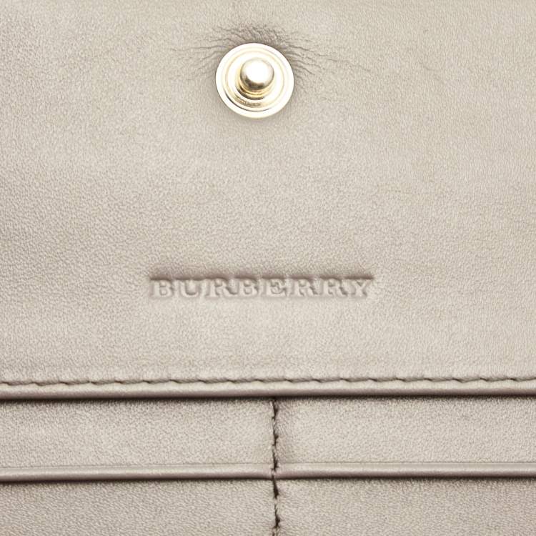 Pre Owned Burberry Beige Leather Flap Continental Wallet