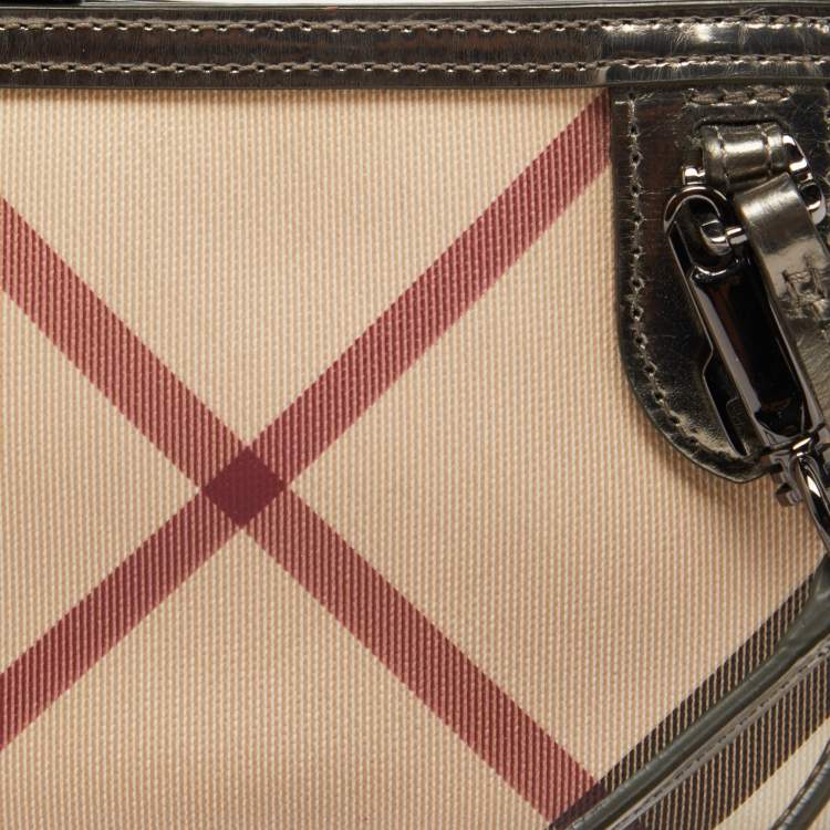 Pre Owned Burberry Beige Nova Check Coated Canvas and Patent Leather Zip Wristlet Clutch