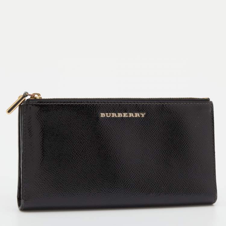 Pre Owned Burberry Black Patent Leather Long Zip Wallet