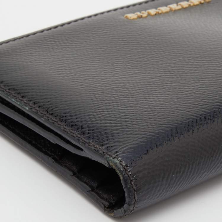 Pre Owned Burberry Black Patent Leather Long Zip Wallet