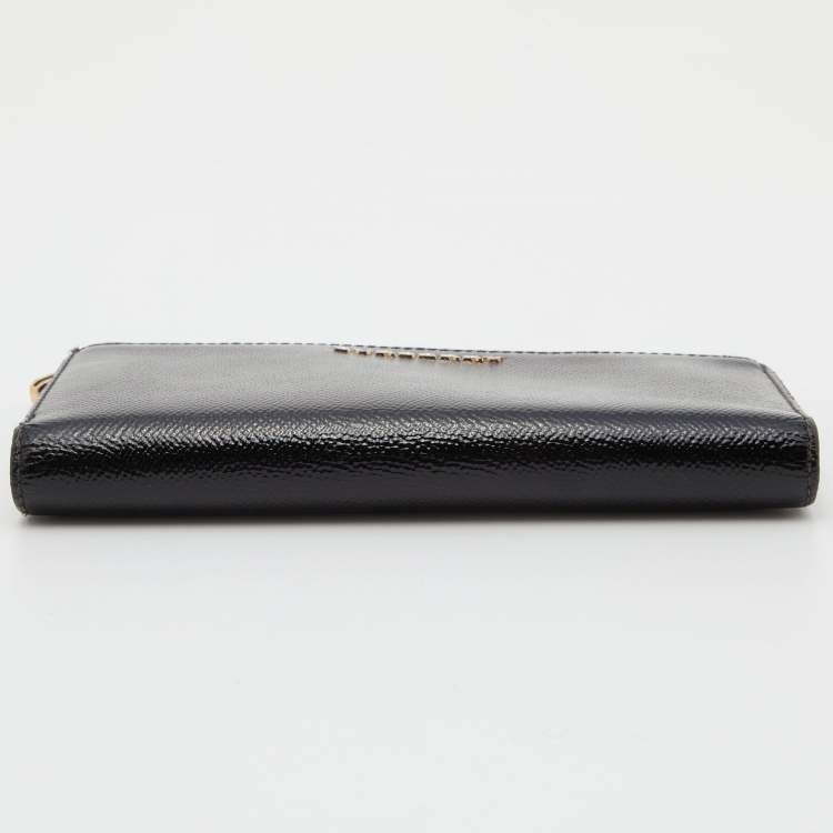 Pre Owned Burberry Black Patent Leather Long Zip Wallet