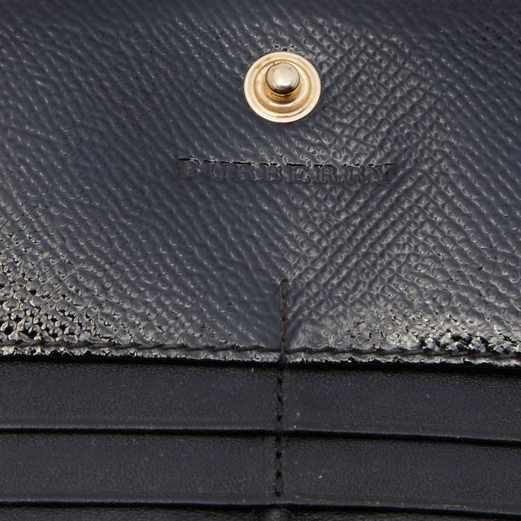 Pre Owned Burberry Black Patent Leather Long Zip Wallet