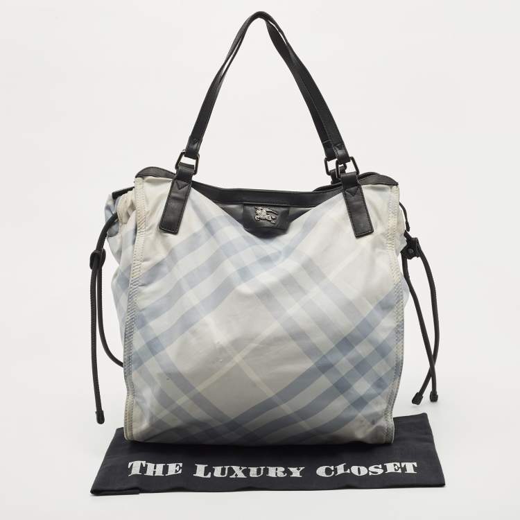Pre Owned Burberry Black/Light Blue Nova Check Nylon and Leather Buckleigh Tote