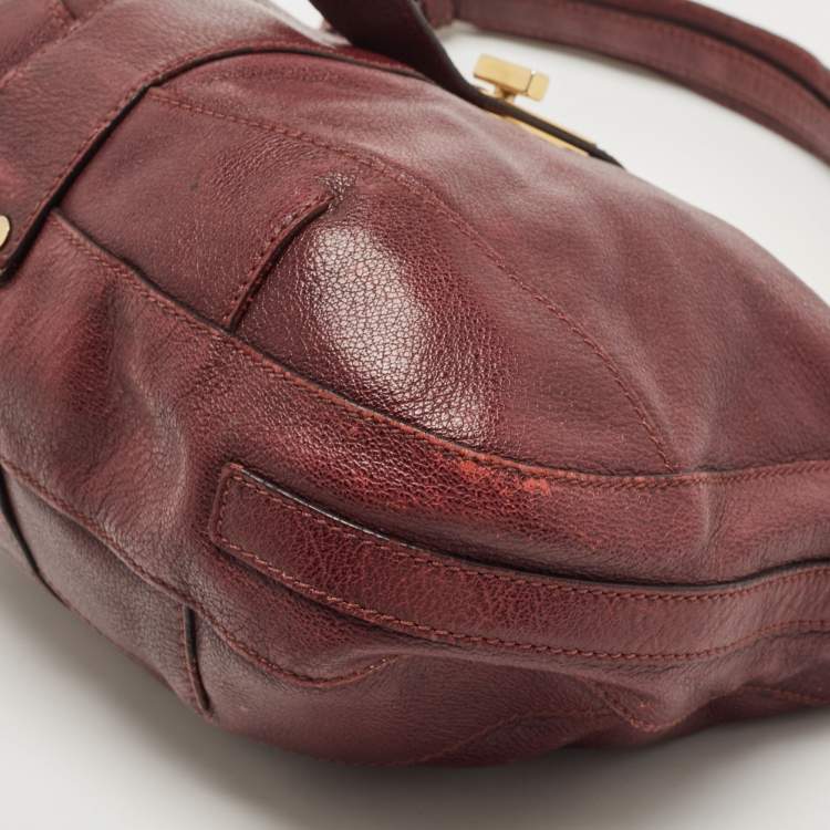 Pre Owned Burberry Burgundy Textured Leather Bartow Hobo