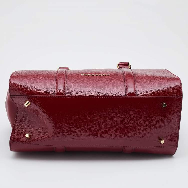 Pre Owned Burberry Red Patent and Leather Drawstring Tote