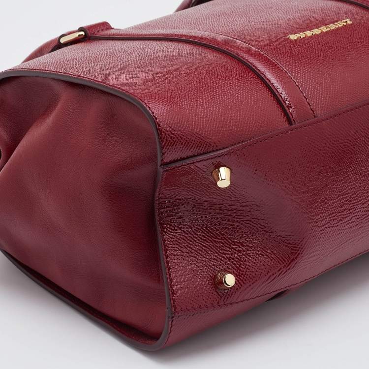 Pre Owned Burberry Red Patent and Leather Drawstring Tote
