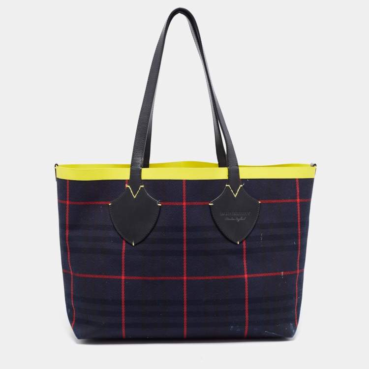 Pre Owned Burberry Dark Blue/Red Check Canvas Medium Reversible Giant Tote 