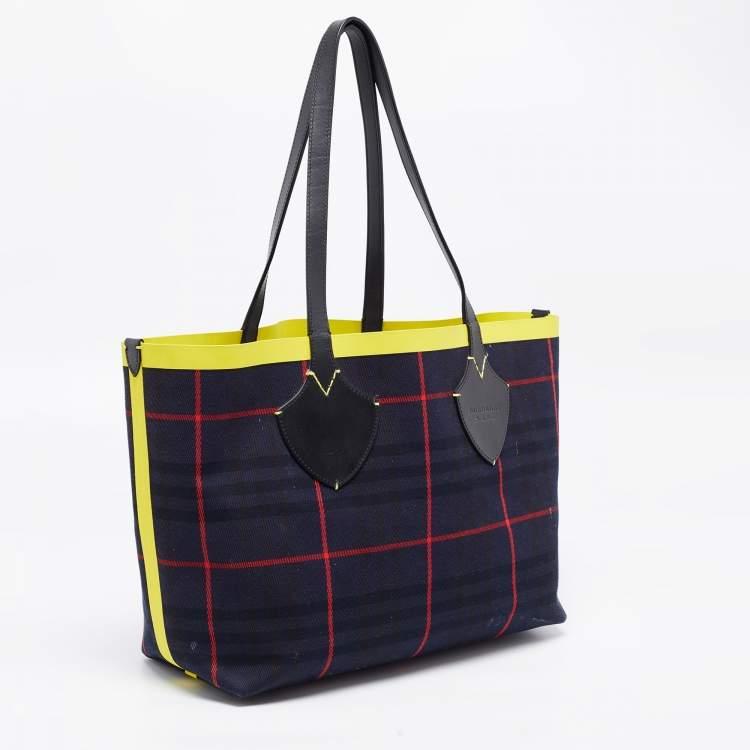 Pre Owned Burberry Dark Blue/Red Check Canvas Medium Reversible Giant Tote 