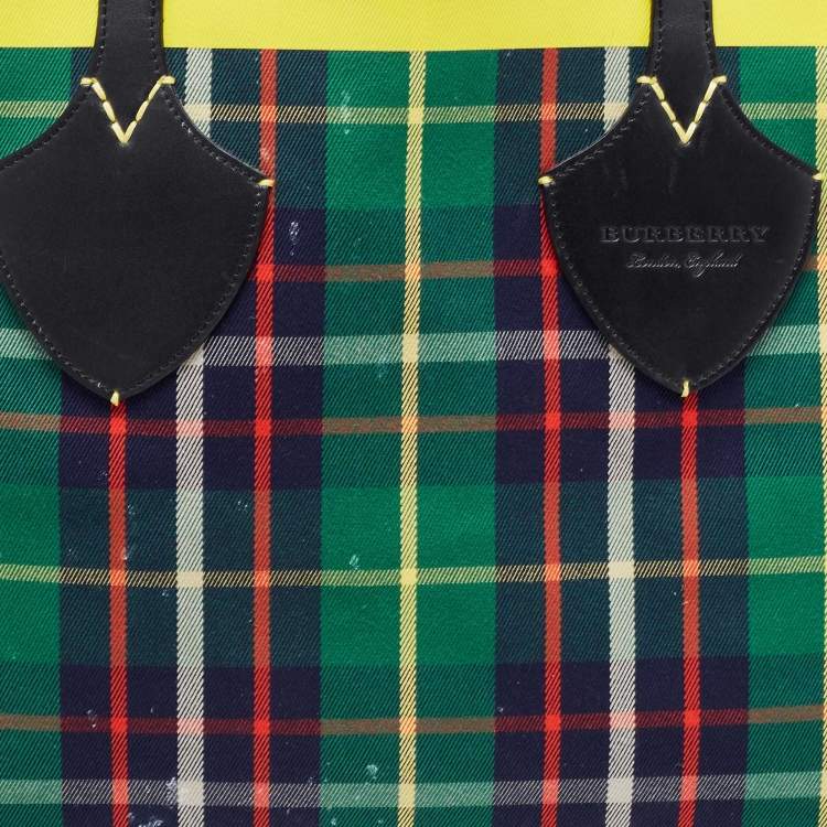Pre Owned Burberry Dark Blue/Red Check Canvas Medium Reversible Giant Tote 