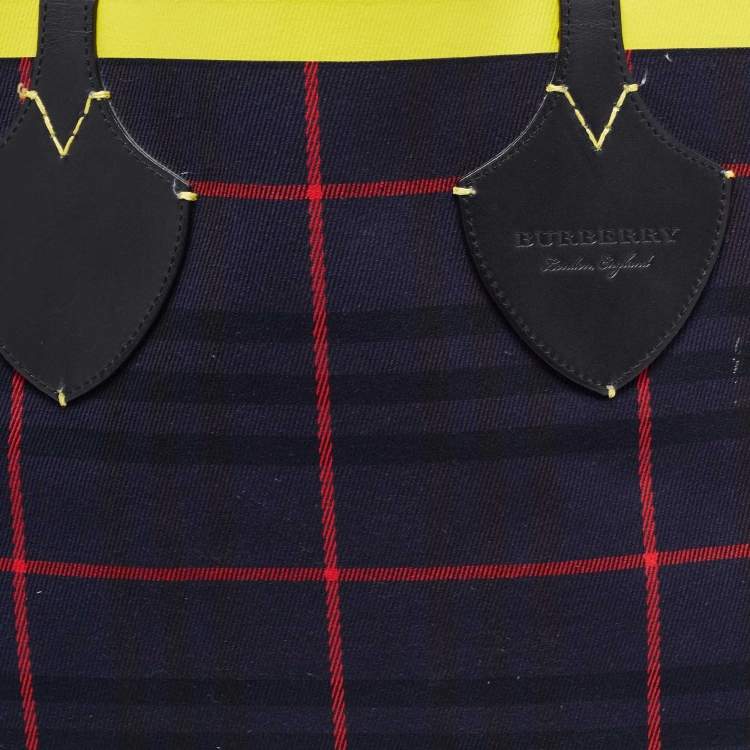 Pre Owned Burberry Dark Blue/Red Check Canvas Medium Reversible Giant Tote 