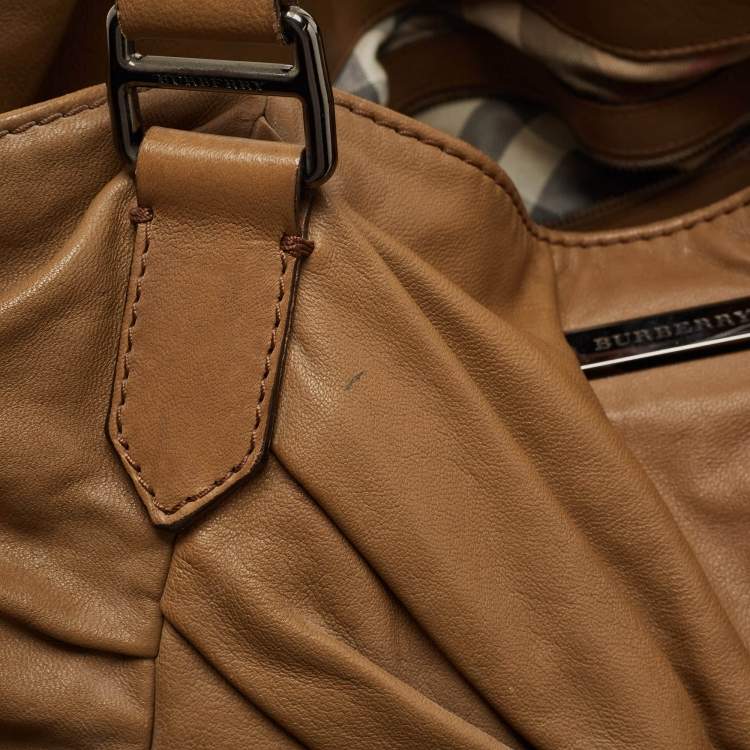 مملوكة مسبقًا Burberry Tan Pleated Leather Tote