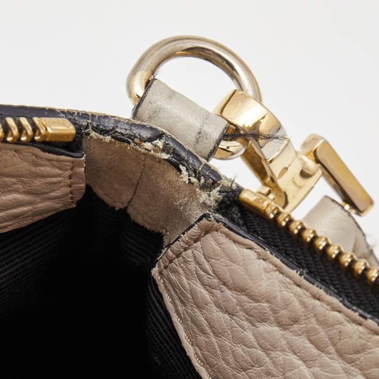 Pre Owned Burberry Light Grey Textured Leather Chichester Crossbody Bag