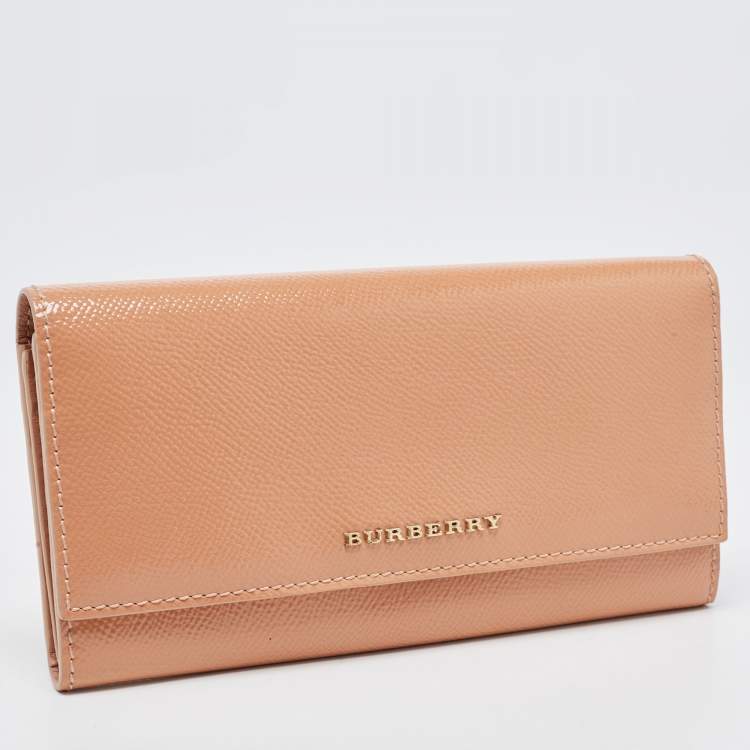 Pre Owned Burberry Coral Patent Leather Flap Continental Wallet