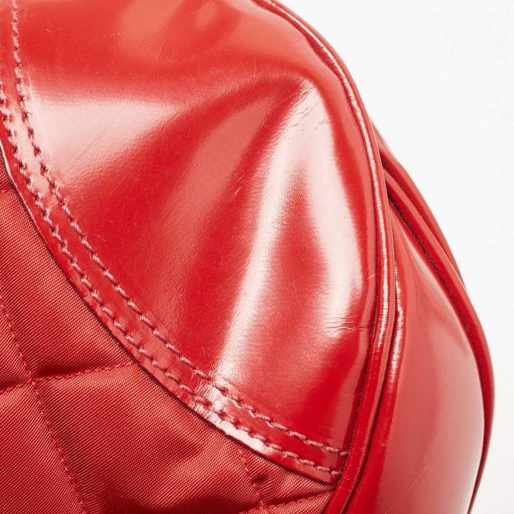 Pre Owned Burberry Red Quilted Nylon and Patent Leather Brooke Hobo