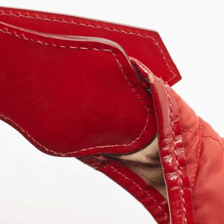 Pre Owned Burberry Red Quilted Nylon and Patent Leather Brooke Hobo