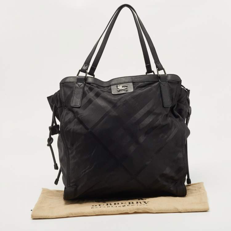 Pre Owned Burberry Black Nova Check Nylon and Leather Buckleigh Tote