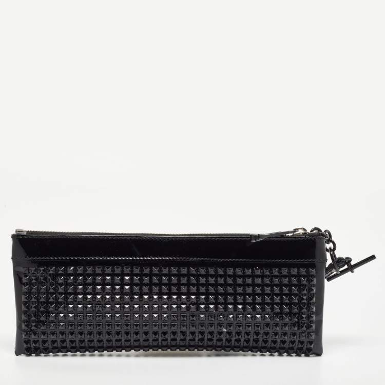 Pre Owned Burberry Black Patent Leather Hyde Studded Wristlet Clutch