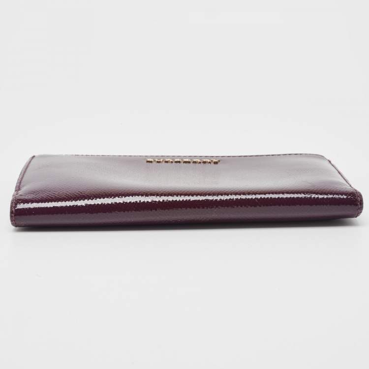 Pre Owned Burberry Purple Patent Leather Zip Bifold Wallet