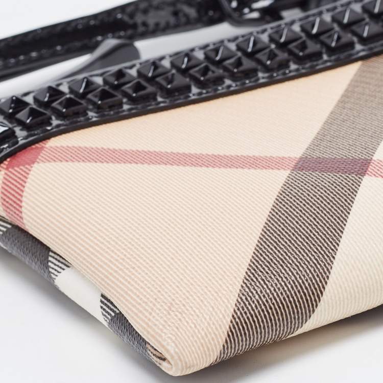 Pre Owned Burberry Beige/Black Nova Check PVC and Patent Leather Studded Wristlet Clutch