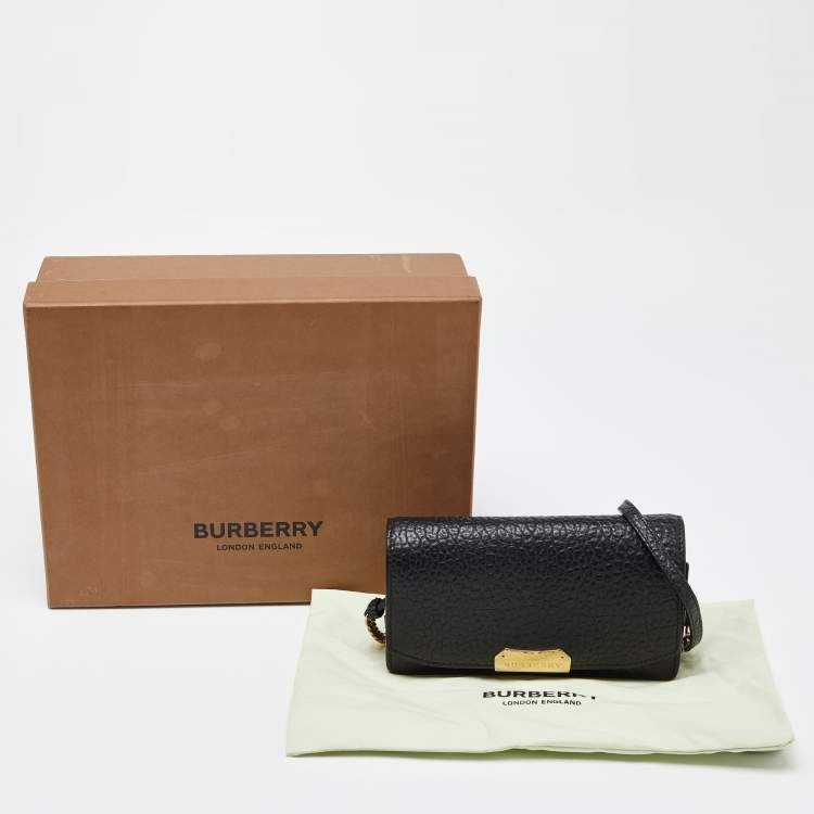 Pre Owned Burberry Black Leather Madison Crossbody Bag