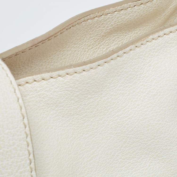 Pre Owned Burberry Off White Leather Creighton Hobo